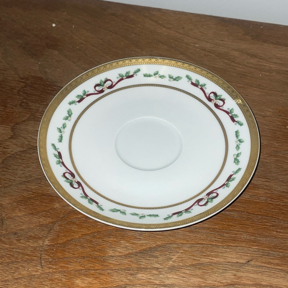 Winter Garland Royal Heritage Collection Saucer